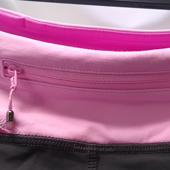 Lululemon gray capris pink and white waist - Picture 6 of 7